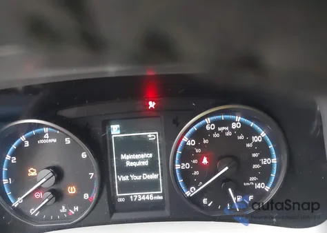 2017 Toyota Rav4 Xle z USA, uszkodzony, nr VIN 2T3RFREV9HW635885